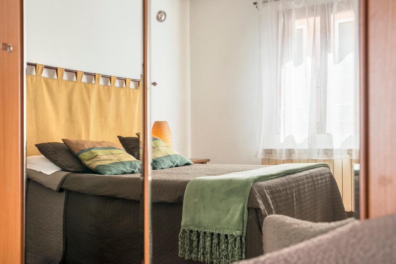 Colombina Like At Home 3 Bedrooms Fully Equipped Air Conditioned Venesia Bagian luar foto