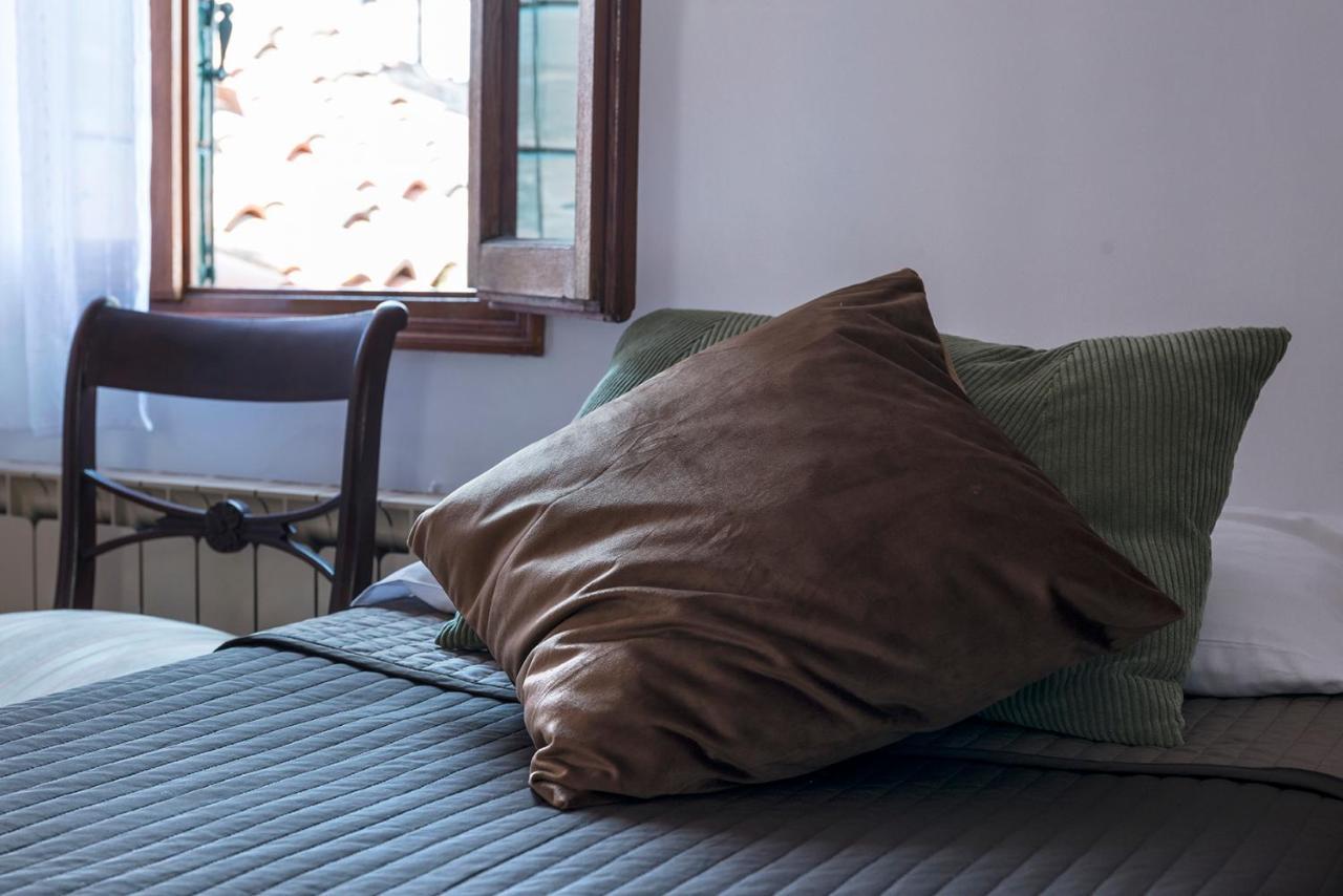 Colombina Like At Home 3 Bedrooms Fully Equipped Air Conditioned Venesia Bagian luar foto