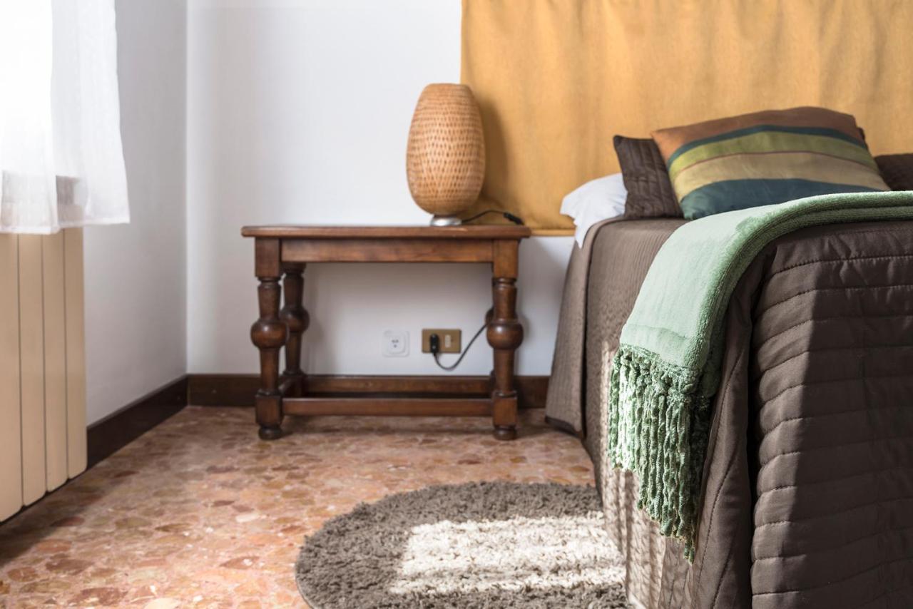 Colombina Like At Home 3 Bedrooms Fully Equipped Air Conditioned Venesia Bagian luar foto