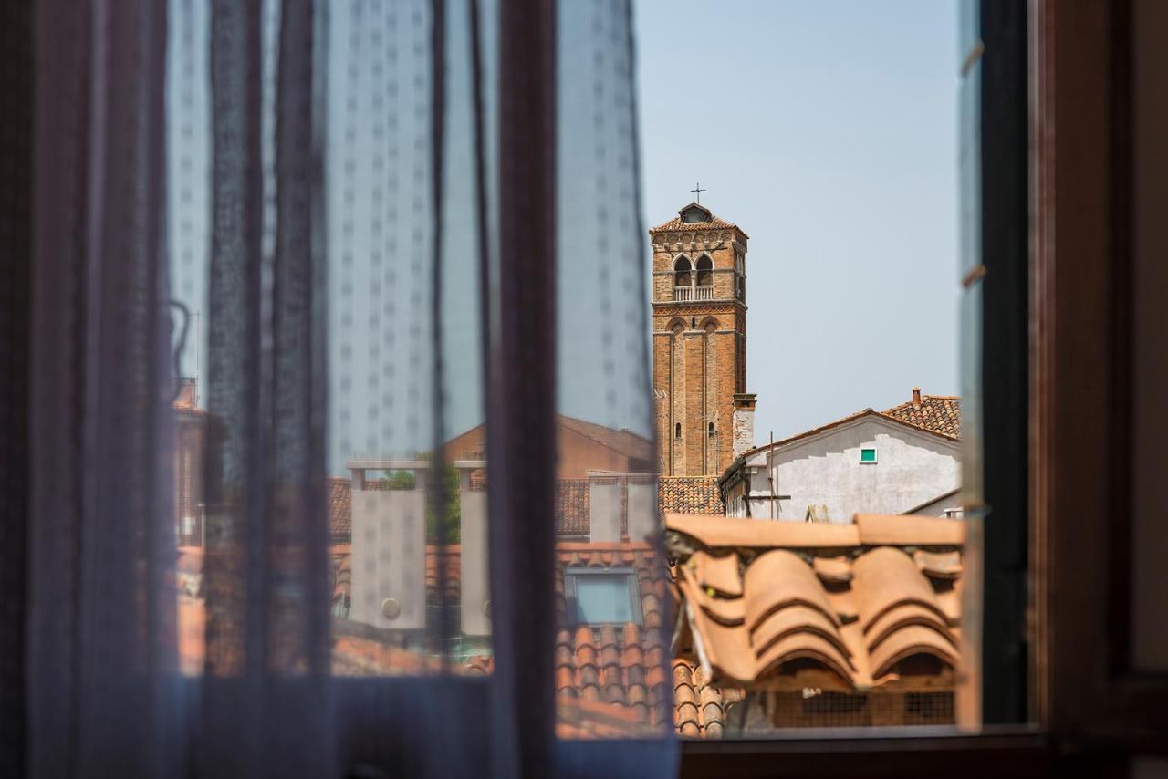 Colombina Like At Home 3 Bedrooms Fully Equipped Air Conditioned Venesia Bagian luar foto