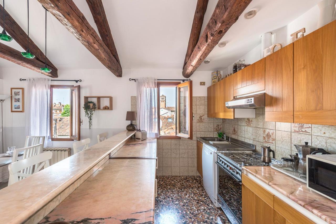 Colombina Like At Home 3 Bedrooms Fully Equipped Air Conditioned Venesia Bagian luar foto